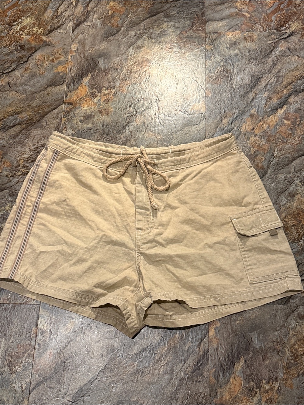 Casual Beige Drawstring Women’s Shorts size small